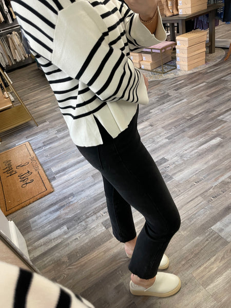 Stripe V-Neck Long Sleeve Sweater - White/Black