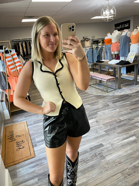 Button Up Sweater Vest - Cream/Black
