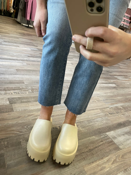 Mid-Rise Straight Cropped Jeans - Medium | Risen Jeans